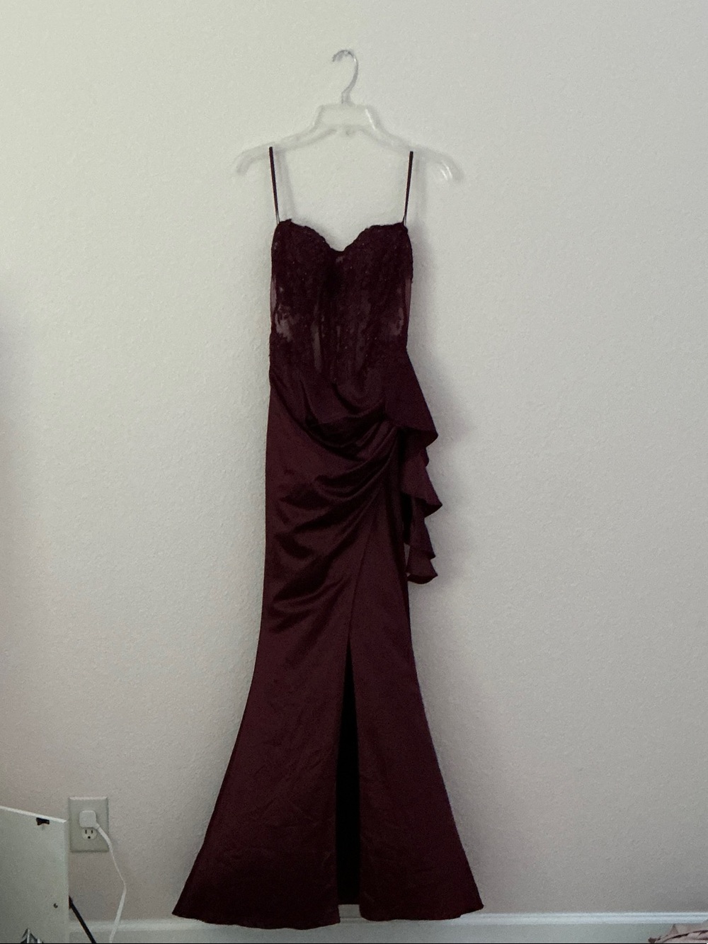 Windsor Burgundy Lace Bodice Spaghetti-Strap Prom Gown